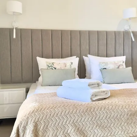 Intempo By Leo 아파트